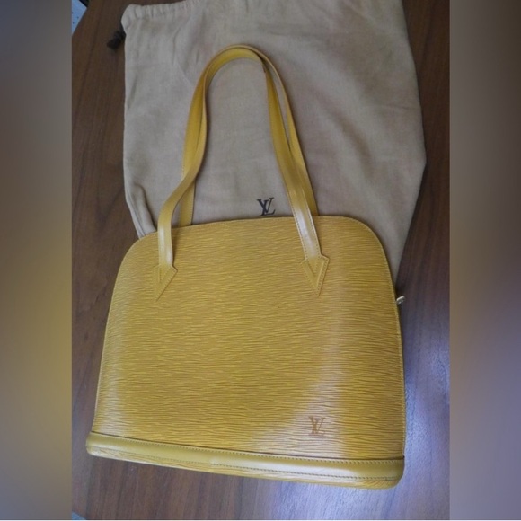 Louis Vuitton Yellow Large Epi Women's Hand Zip Around Tote Bag In EUC - Picture 5 of 10
